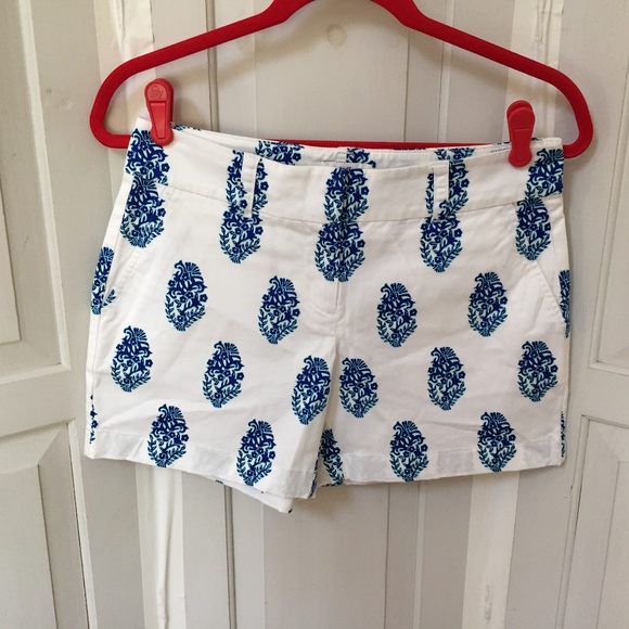 Vineyard Vines Pants - Vineyard Vines White & Blue Shell Fleur Shorts~ "Ocean Reef" NWT